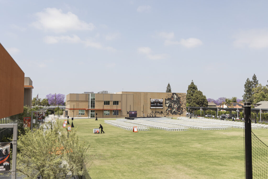 Samueli Field